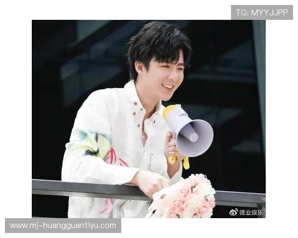 仲满上场那阵，场下粉丝已经开始讨论他家豪宅到底有多炸了！