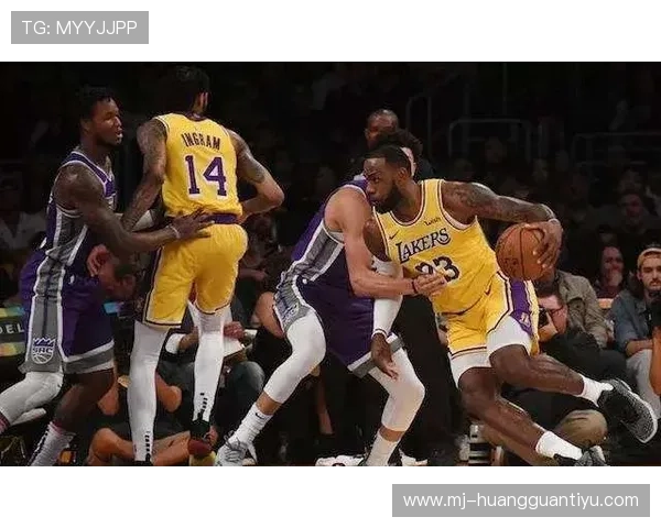 保罗挡拆组织拉开空间 提升球队关键时刻得分效率