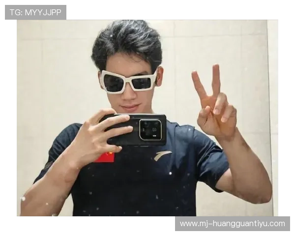 张博恒每月零花钱够买辆小轿车吧？普通人想想都羡慕瘫了